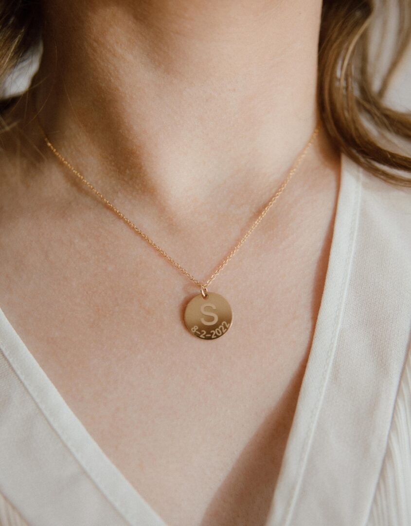  Customized Monogram Pendant Necklace, Personalized Engraved  Jewelry Initial Circle Charm Necklace, Bridesmaid Gifts, Best Friend,  Sister Necklace, Silver Gold or Rose Gold : Handmade Products
