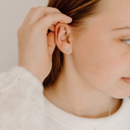 Earring with heart for little girls