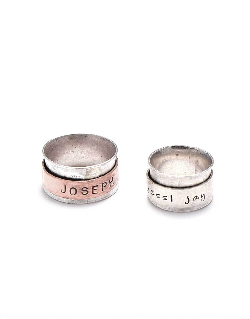 hammered and dark the central ring. spinner Sterling silver ring with 3 spinner rings of silver Personalized text