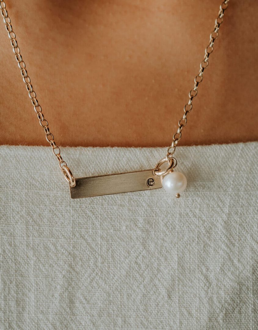 Gold Bar Necklace - The Vintage Pearl