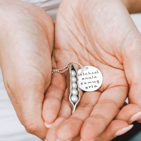 5 Peas in a Pod with names necklace